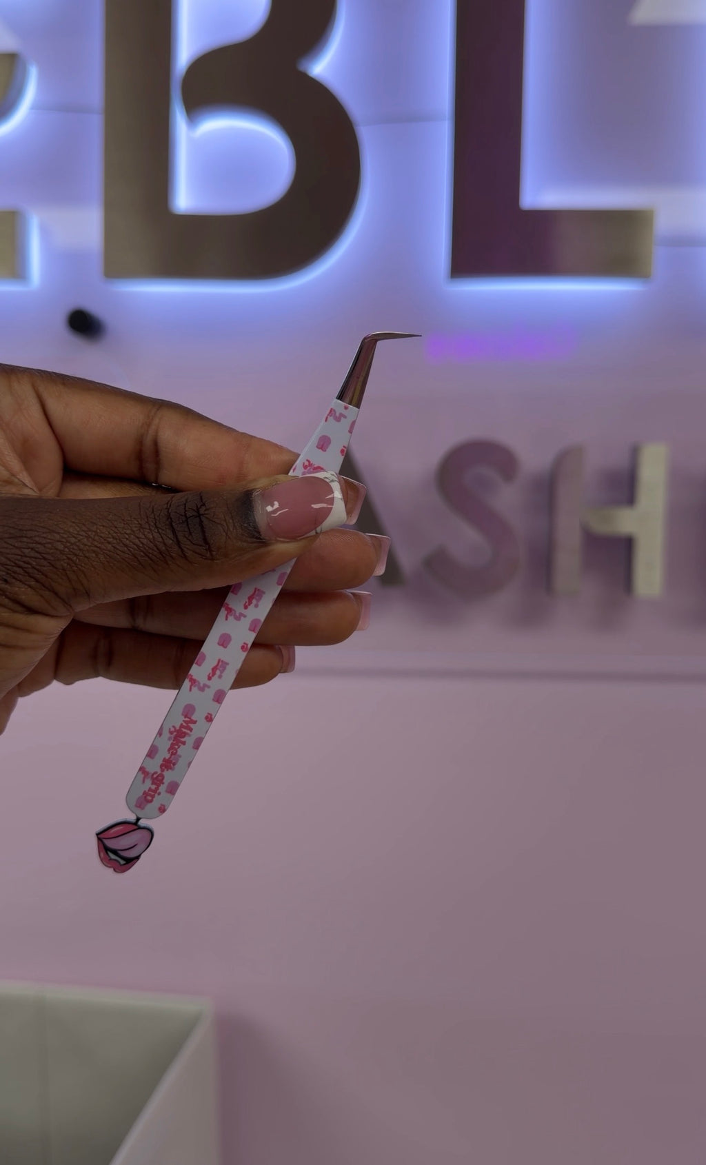 No Manners Tweezers |Non Fiber Tip